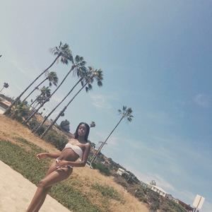 Meet your Posher, Alexia